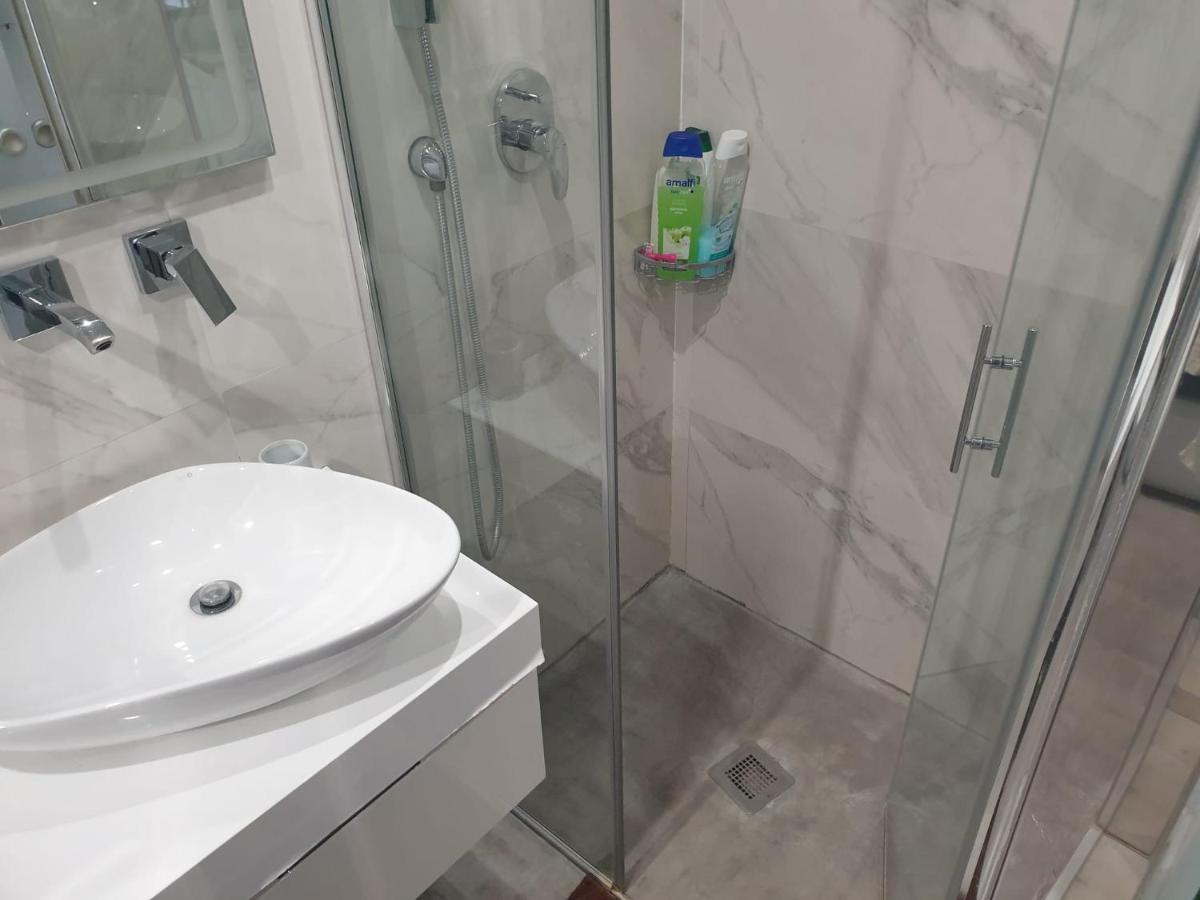 Atico Con Terraza Y Jacuzzi En El Centro Apartment Valencia Luaran gambar