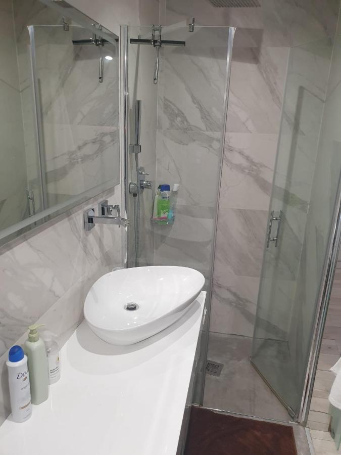 Atico Con Terraza Y Jacuzzi En El Centro Apartment Valencia Luaran gambar